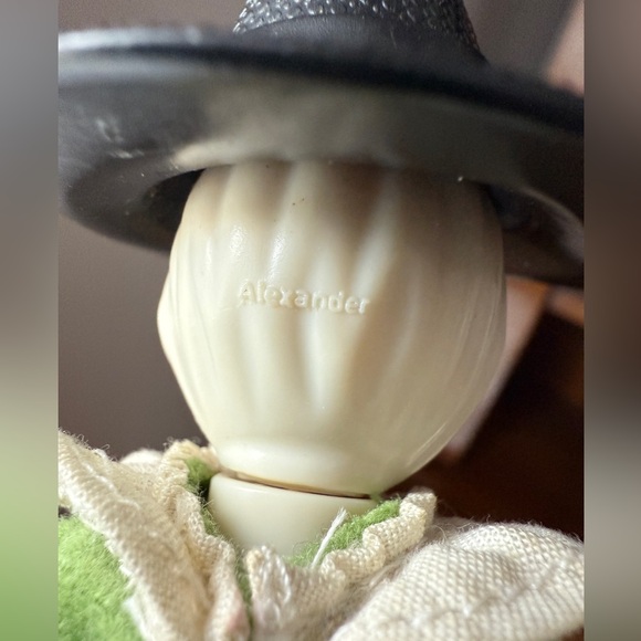 Collectible Wizard of Oz Scarecrow - Picture 8 of 15